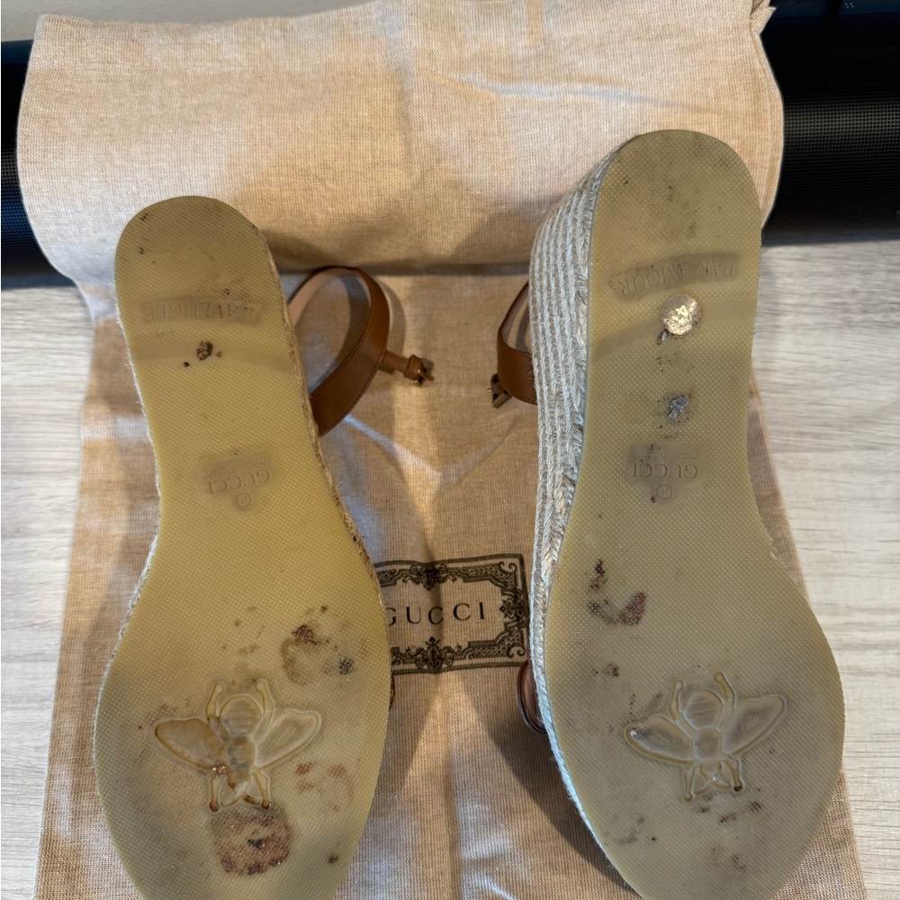 Gucci Brown Leather Wedge Sandals with Iconic Design - Picture 2 of 2